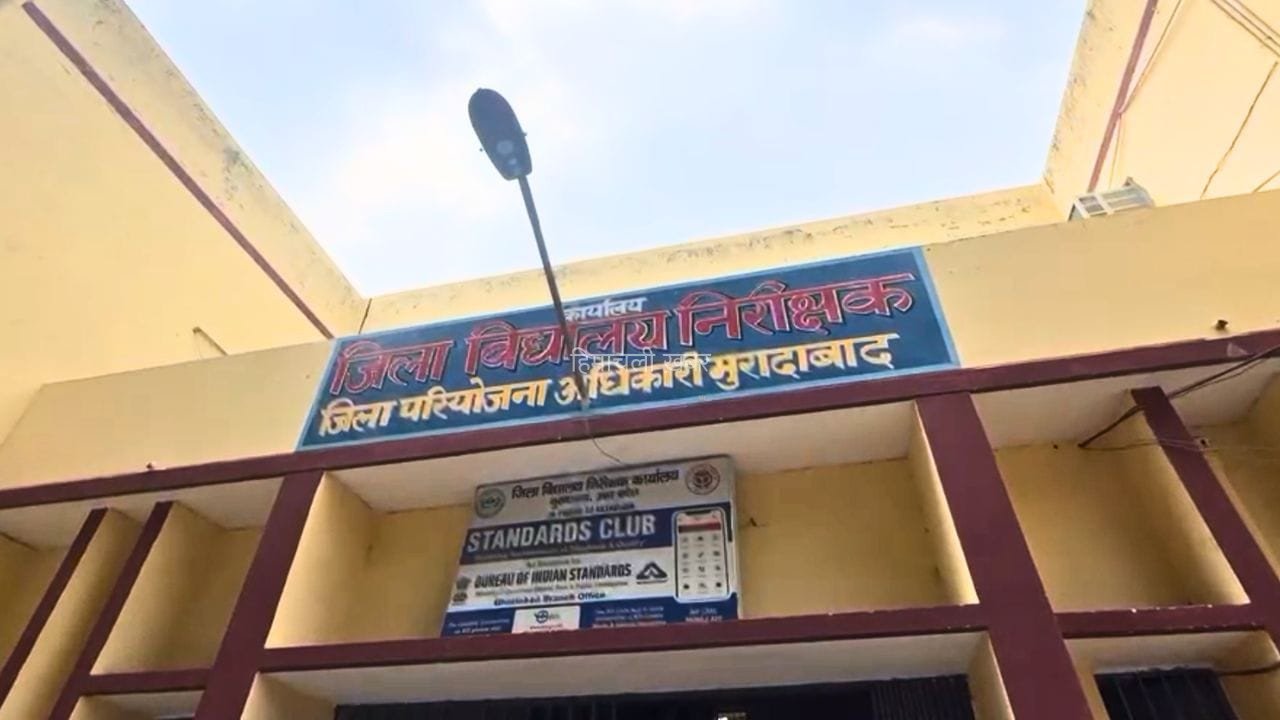 स्कूल में बेटी को मच्छर ने काटा तो अमेरिका से लौटे वैज्ञानिक पिता ने खोला मोर्चा, DM को भेजी फोटो… मिला ये आश्वासन