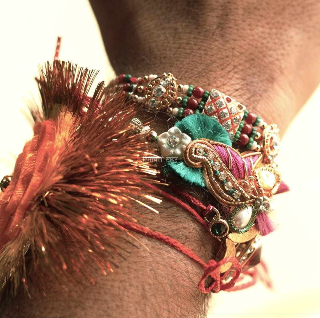 Rakhi Designs: सिर्फ धागा नहीं, बदलता फैशन! हर दौर में ऐसे बदले राखी के डिजाइन​