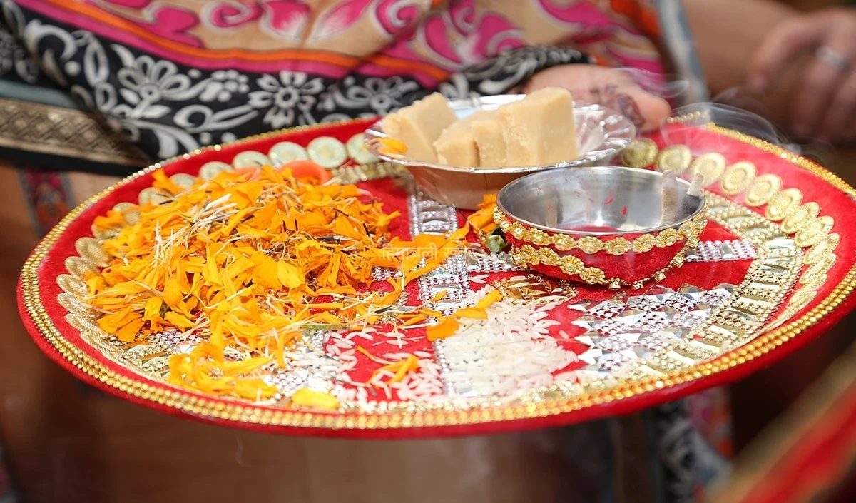 Sawan Tradition: सावन में बेटियों का घर आना क्यों माना जाता है सौभाग्य? जानिए सोलह श्रृंगार और Gifts का महत्व