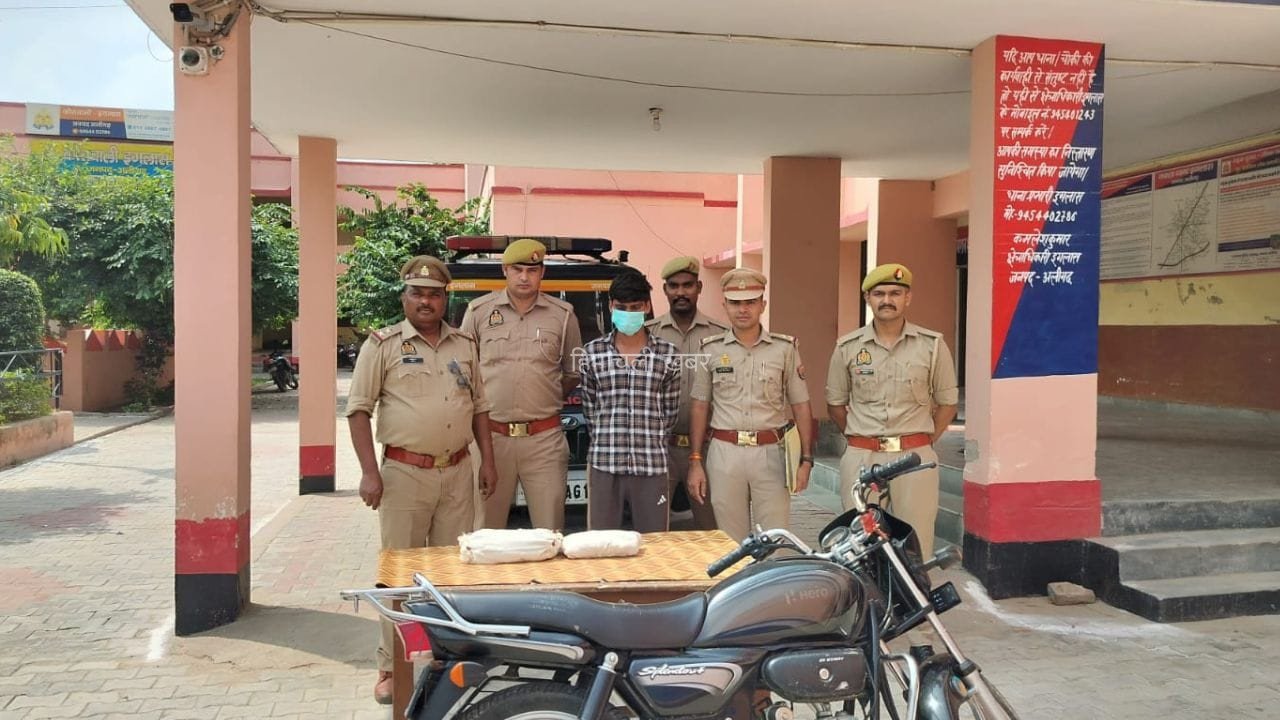 Aligarh Crime News: प्यार, शादी की जिद और फिर हत्या… अलीगढ़ में असम की महिला का मर्डर, प्रेमी ने ही उतारा मौत के घाट
