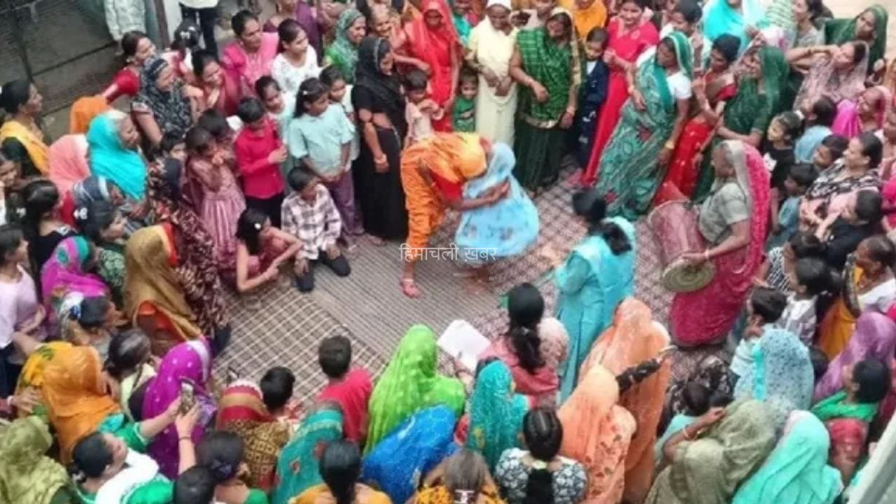 घूंघट में सास-बहुओं का दंगल! अखाड़े में दिखाए कुश्ती के दांव, बुंदेलखंड में 500 सालों से चली आ रही ये परंपरा