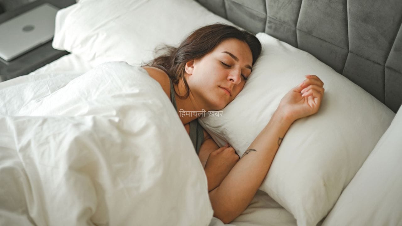 महिलाओं को पुरुषों से ज्यादा नींद की जरूरत क्यों होती है? जानें वजह​