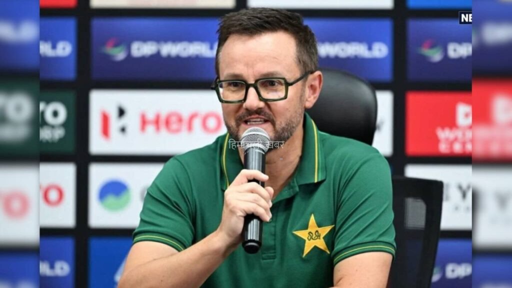 England tour के बीच एक साथ 7 खिलाड़ी बाहर करने पर माइक हेसन ने तोड़ी चुप्पी, कहा “असल में….​