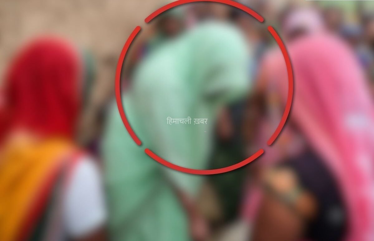 ‘गैर मर्द से​​ चक्कर है​​ इसका’… शादीशुदा महिला पर टूट पड़ी भीड़; बेरहमी से पीटा, मुंडवाए बाल और निर्वस्त्र कर पार की बर्बरता की हदें!​​