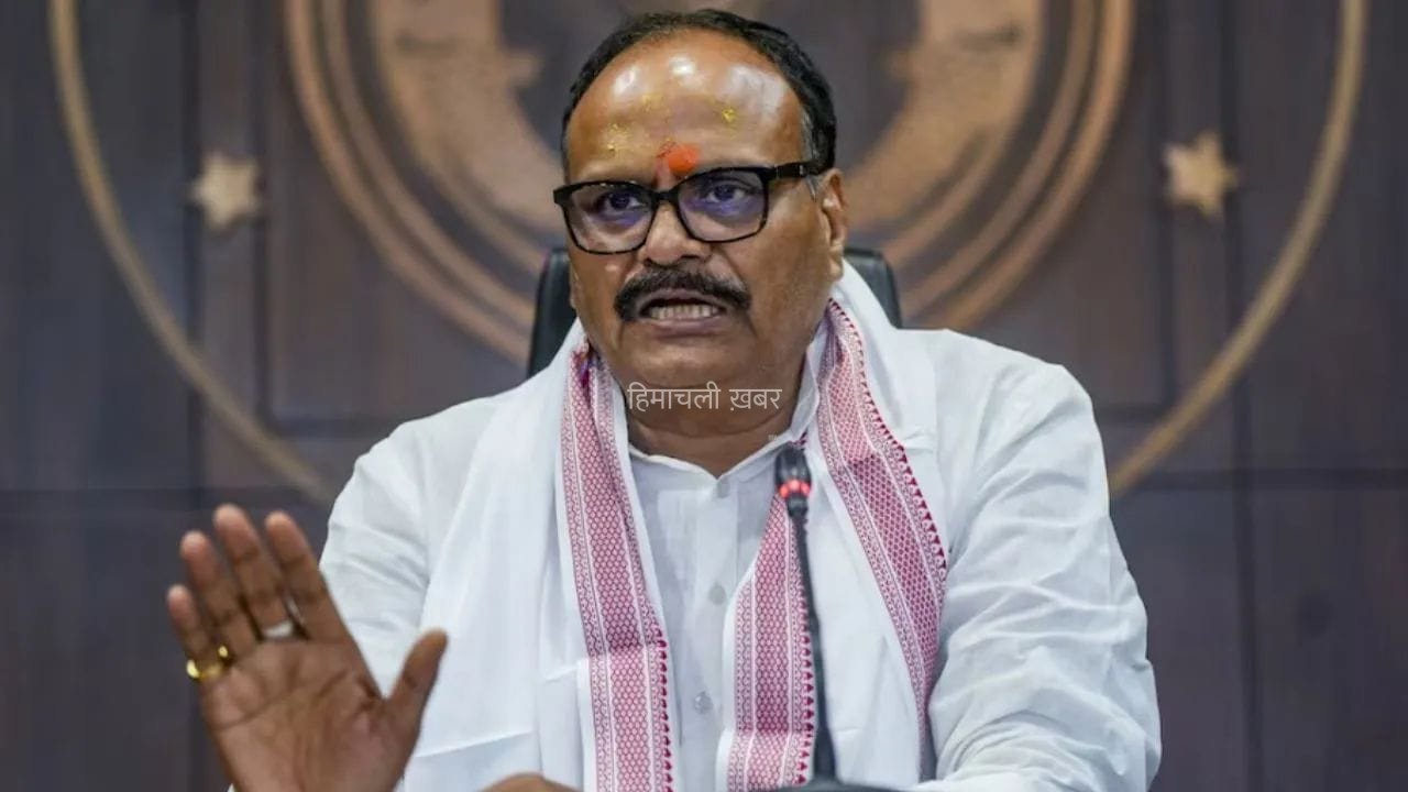 UP में 26 डॉक्टर एक साथ बर्खास्त, डिप्टी CM ब्रजेश पाठक ने क्यों लिया इतना बड़ा एक्शन?