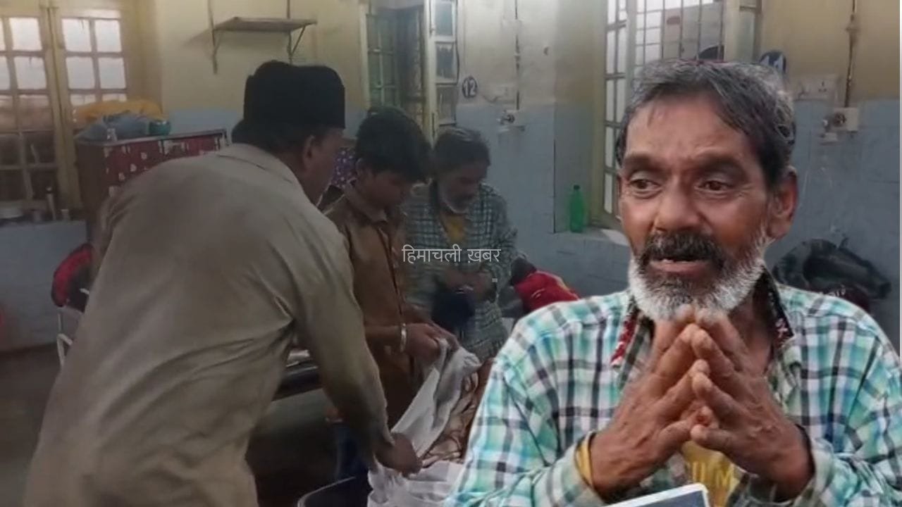 ‘कम से कम​​ मछलियों का​​ खाना तो बन जाएगी…’ अंतिम संस्कार के पैसे नहीं थे, नर्मदा में पत्नी का शव बहाने पहुंचा पति​​