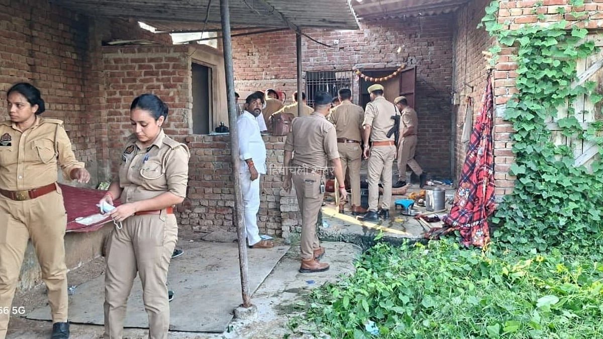 पति ने पत्नी की बेरहमी से की हत्या; सिर पर वार के बाद धारदार हथियार से काटा गला, आरोपी की तलाश में जुटी पुलिस