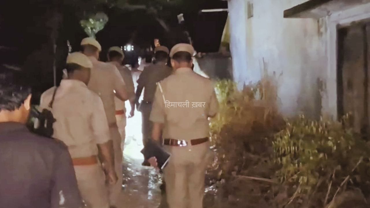 UP: बंद कमरे में 2 लाशें… बलरामपुर में बिस्तर पर मृत मिले पति-पत्नी, हत्या या आत्महत्या?​